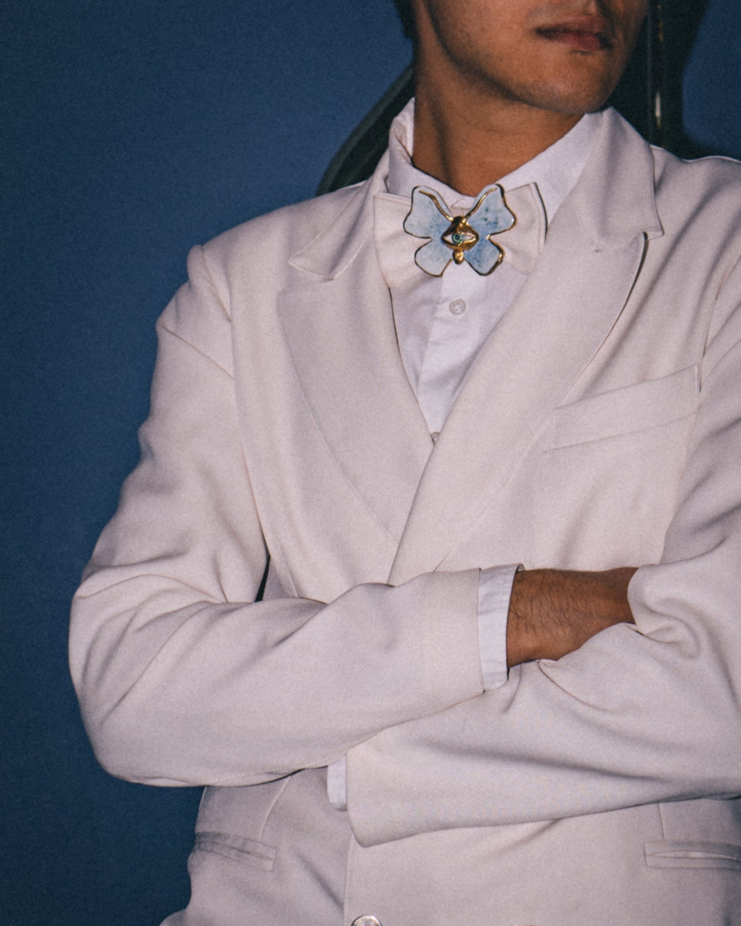 Apri Jewelry - Blue Butterfly Eye Brooch