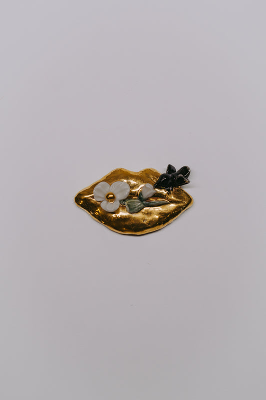 Apri Jewellery - Lips Brooch 002
