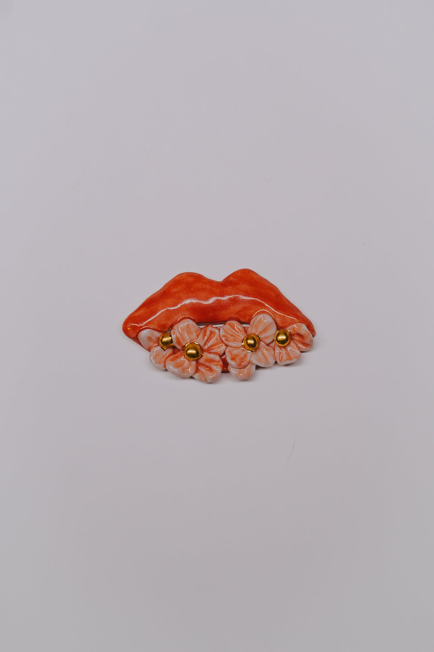 Apri Jewellery - Lips Brooch 001